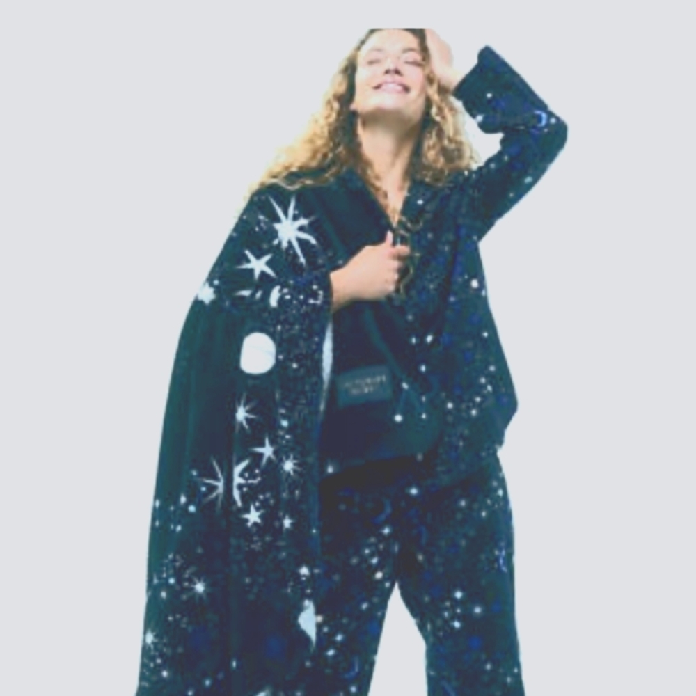 Victoria's Secret Cozy Plush Fleece Throw
